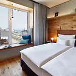 Me And Kiel, By Hyatt Otel 4*