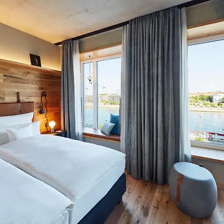 Hotel Me And Kiel, By Hyatt 4*