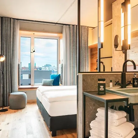 Hotel Me And Kiel, By Hyatt 4*