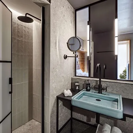 Hotel Me And Kiel, By Hyatt 4*