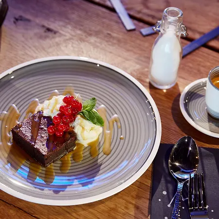 Hotel Me And Kiel, By Hyatt 4*