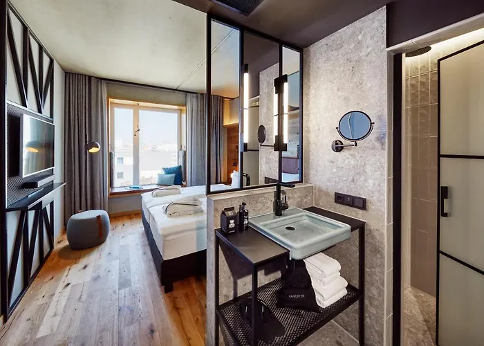 Me And Kiel, By Hyatt Hotel 4*