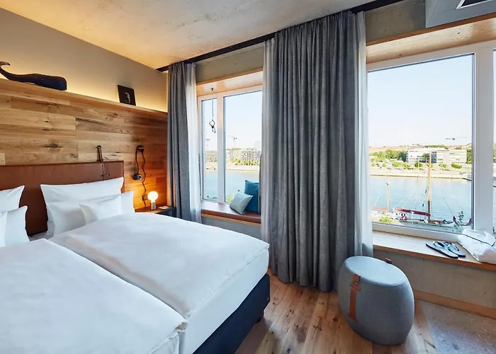 Hotel Me And Kiel, By Hyatt 4*