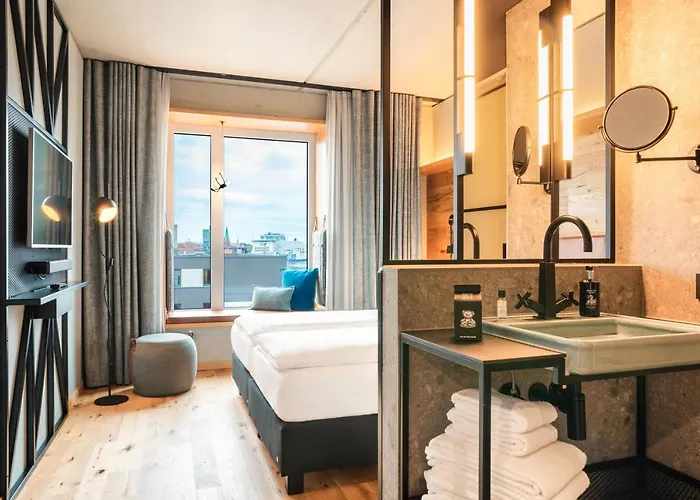 Hotel Me And Kiel, By Hyatt 4*
