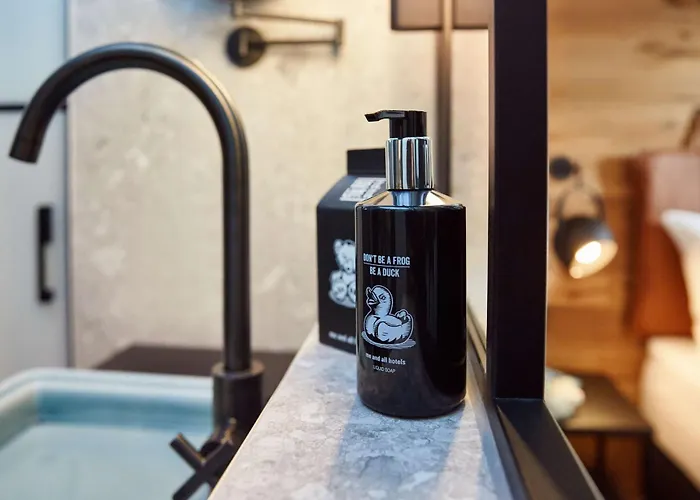 Hotel Me And Kiel, By Hyatt 4*