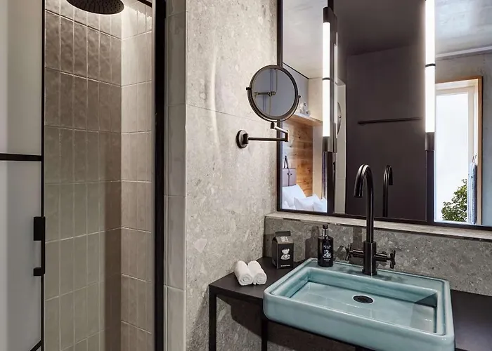 Hotel Me And Kiel, By Hyatt 4*